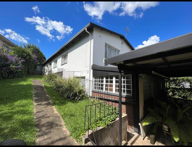 4 BEDROOM FREESTANDING FOR SALE IN NEWHOLME